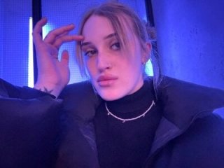 PollyRiven live webcam thumbnail