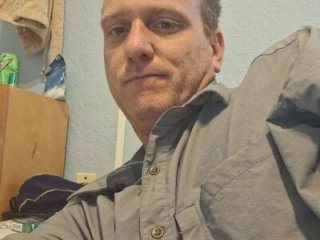 PornStro921 live webcam thumbnail
