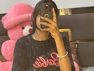 poojarani_1 live webcam thumbnail