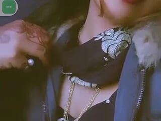 poojaseductive live webcam thumbnail