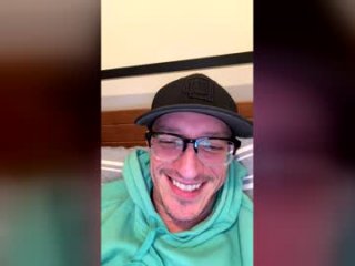 postalboy101 live webcam thumbnail