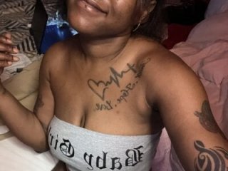 PrettyGal_Tingz live webcam thumbnail