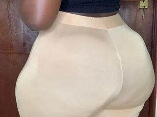 PrettySeduction live webcam thumbnail