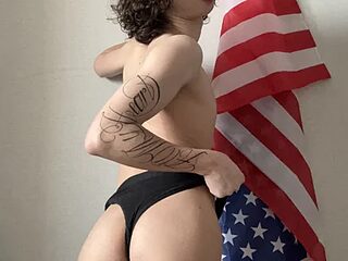 PrettylnPink_ live webcam thumbnail