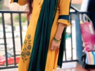 Priyanka-Mehta live webcam thumbnail