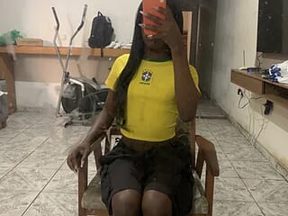 pretinhacacal live webcam thumbnail