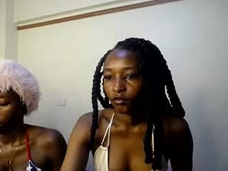 pretty_babe123 live webcam thumbnail