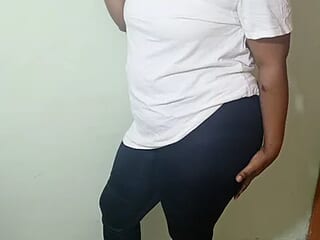 pretty_julie22 live webcam thumbnail