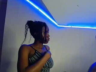 pretty_nyra live webcam thumbnail