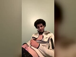 prettycockhott live webcam thumbnail