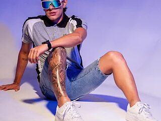 privacy_friends live webcam thumbnail