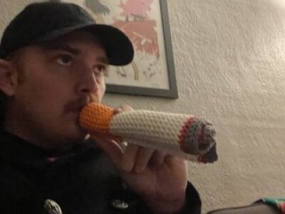 puckslut33 live webcam thumbnail