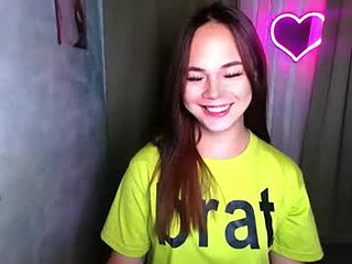 pulchritudinousmadi live webcam thumbnail