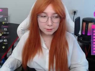 purple_shy_cat live webcam thumbnail