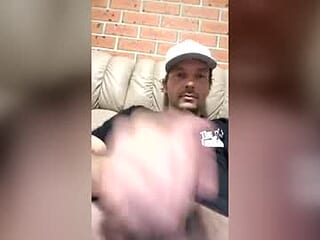 pussy_lover1988 live webcam thumbnail