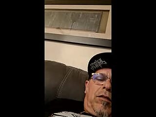 pussyeater420696953 live webcam thumbnail