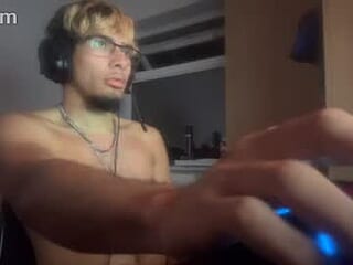 pussyssucker76 live webcam thumbnail