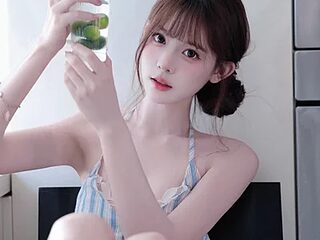 qingqing_love2025 live webcam thumbnail