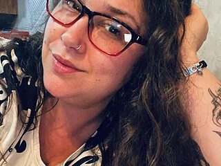 QueenJayme live webcam thumbnail