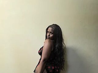 QueenKarmaXXX live webcam thumbnail