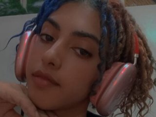 Queen_Cuarxxo live webcam thumbnail