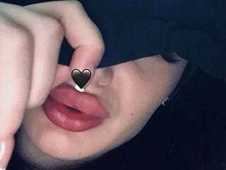 Queen_Lola live webcam thumbnail