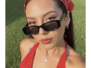 Queen_Scatlett live webcam thumbnail