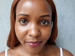 Queen_pretty2 live webcam thumbnail