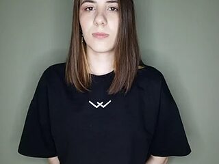 QueenieGitt live webcam thumbnail