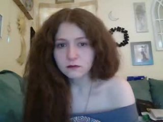 queencrimsonlvx live webcam thumbnail