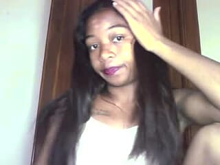 queennaya live webcam thumbnail