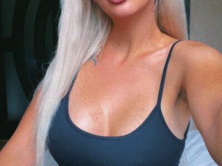 queenzoora live webcam thumbnail