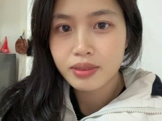 qwe522522 live webcam thumbnail