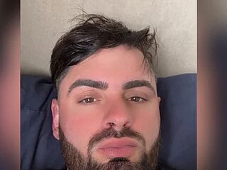 RaduuuxXx live webcam thumbnail