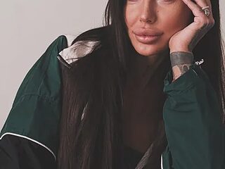RaquelleXO live webcam thumbnail