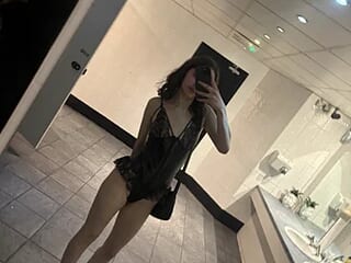 Raven_dancer live webcam thumbnail