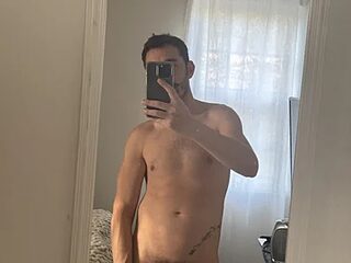 RawSlutMaker live webcam thumbnail