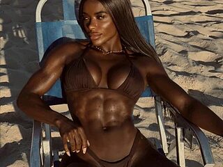 RayanneCampbell-25cm live webcam thumbnail