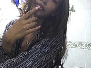 Realfairybaddie live webcam thumbnail