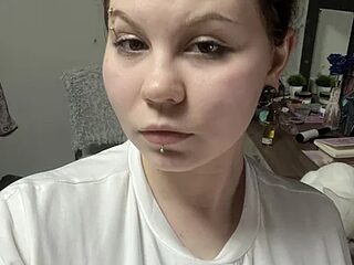 Redhair_girl live webcam thumbnail