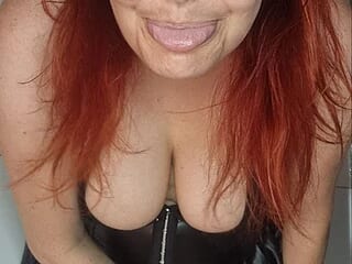 Redhead-Wife live webcam thumbnail
