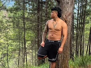 Rey_steele live webcam thumbnail
