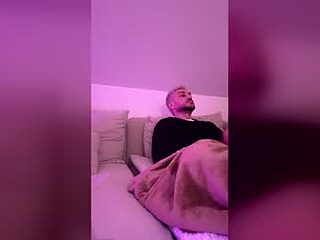 realdeal2000 live webcam thumbnail