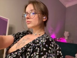 reb_luvng live webcam thumbnail