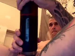 red666683360 live webcam thumbnail