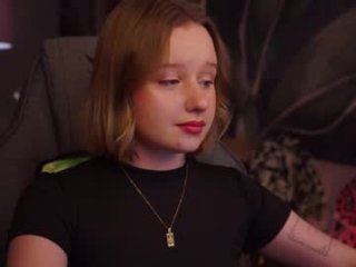 red_queeen live webcam thumbnail
