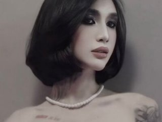 redhotties live webcam thumbnail