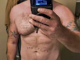 redslovestofuck live webcam thumbnail