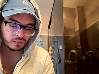 regularguy1894 live webcam thumbnail