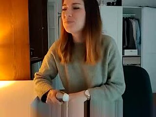 reileyfoxx live webcam thumbnail